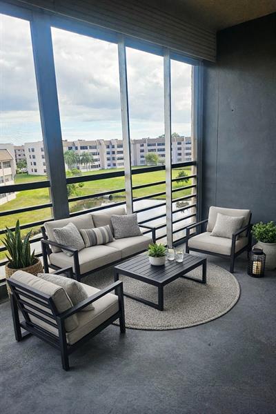 10433 Sunrise Lakes Boulevard Sunrise FL 33322