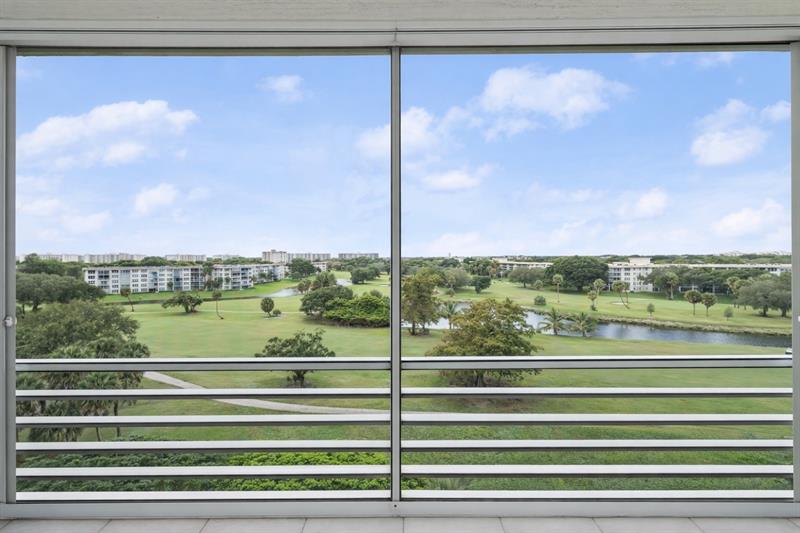 3520 Oaks Way Pompano Beach FL 33069