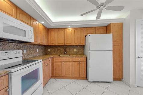 3520 Oaks Way Pompano Beach FL 33069
