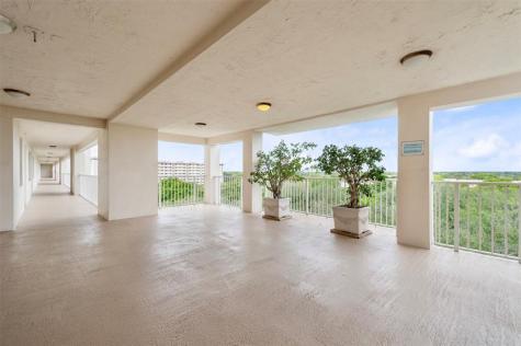 3520 Oaks Way Pompano Beach FL 33069