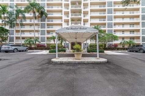 3520 Oaks Way Pompano Beach FL 33069