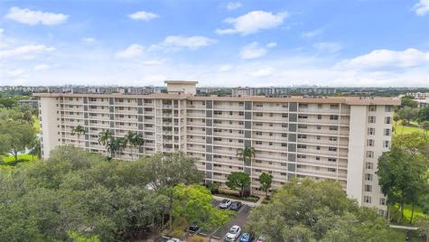 3520 Oaks Way Pompano Beach FL 33069