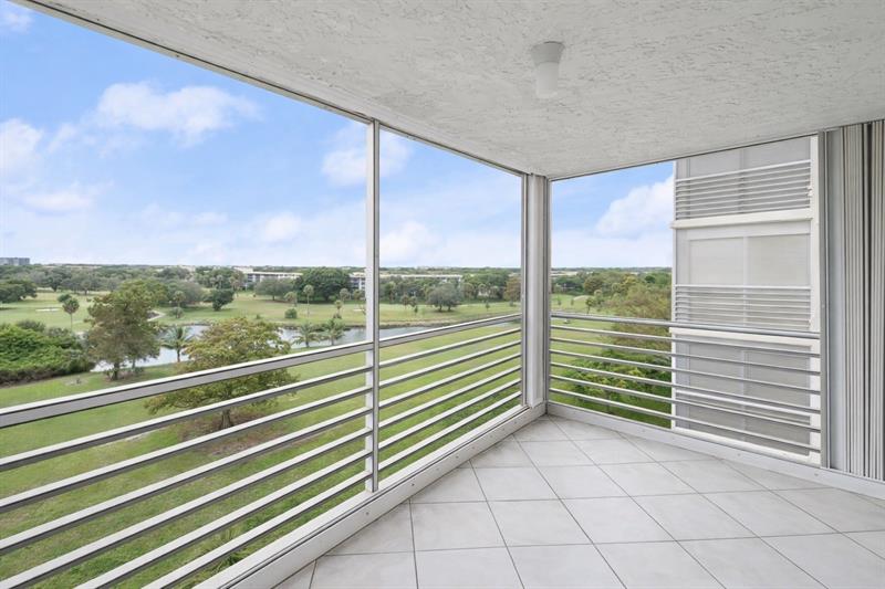 3520 Oaks Way Pompano Beach FL 33069