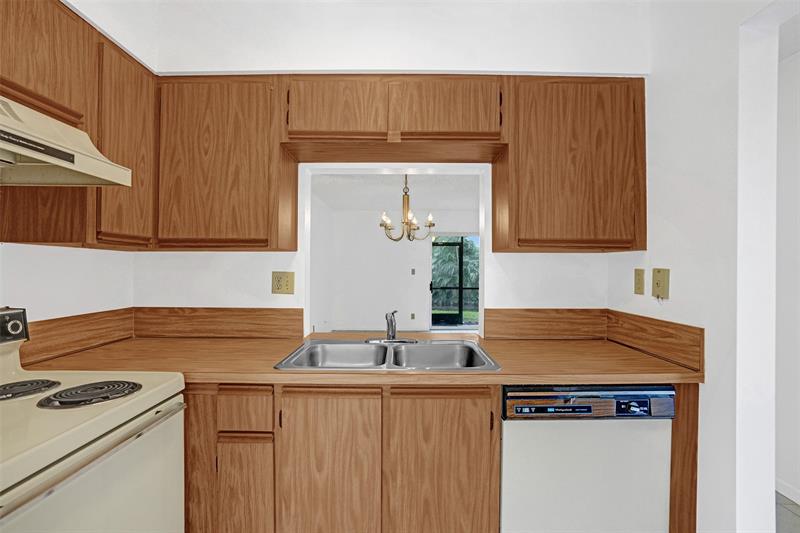 715 Gardens Drive Pompano Beach FL 33069