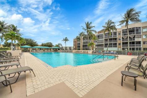 7555 Fairfax Drive Tamarac FL 33321