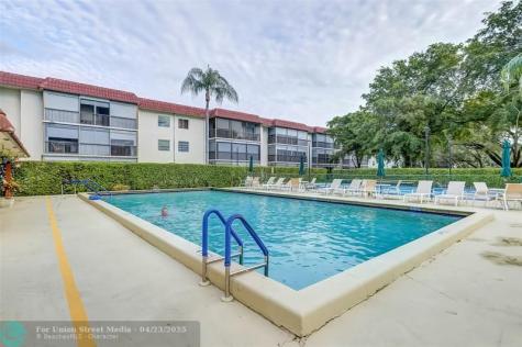 8930 S Hollybrook Boulevard Pembroke Pines FL 33025