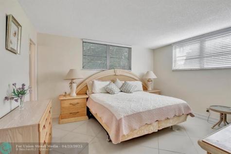 8930 S Hollybrook Boulevard Pembroke Pines FL 33025