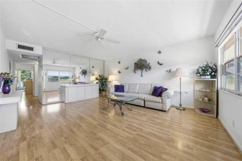 211 Richmond A Deerfield Beach FL 33442