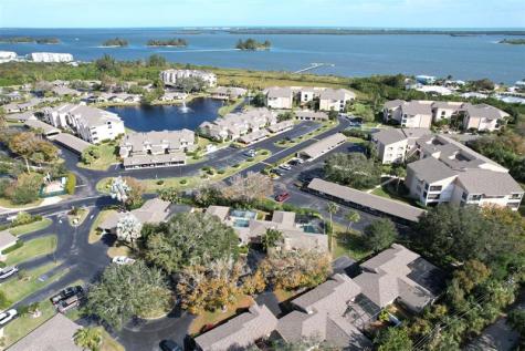 6175 S Mirror Lake Drive Sebastian FL 32958
