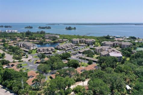 6175 S Mirror Lake Drive Sebastian FL 32958