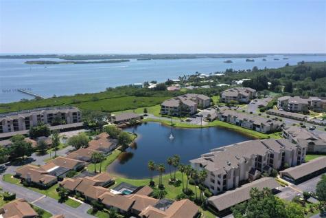 6175 S Mirror Lake Drive Sebastian FL 32958