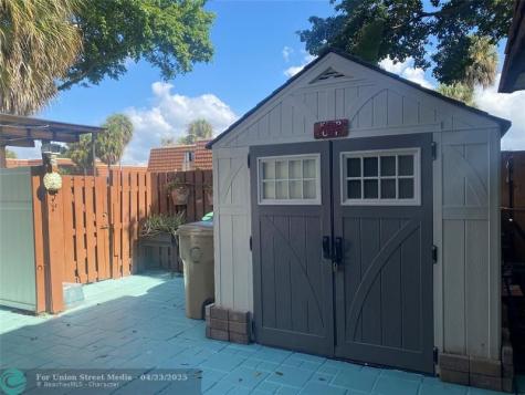 1301 SW 120th Way Davie FL 33325