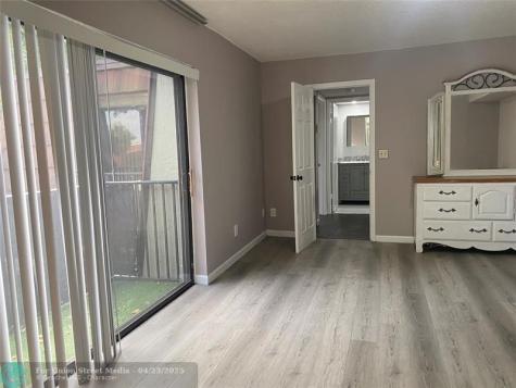 1301 SW 120th Way Davie FL 33325