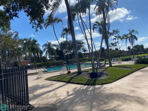 1301 SW 120th Way Davie FL 33325