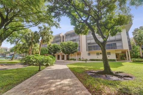 2800 N 46th Avenue Hollywood FL 33021