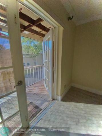 8512 Old Country Manor Davie FL 33328