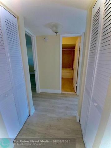 8512 Old Country Manor Davie FL 33328