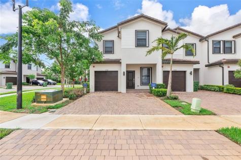 15987 SW 2nd Place Pembroke Pines FL 33027