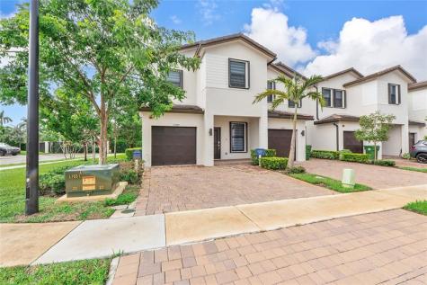 15987 SW 2nd Place Pembroke Pines FL 33027