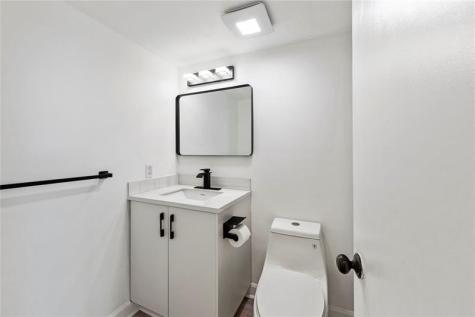 2840 NE 14th Street Causeway Pompano Beach FL 33062