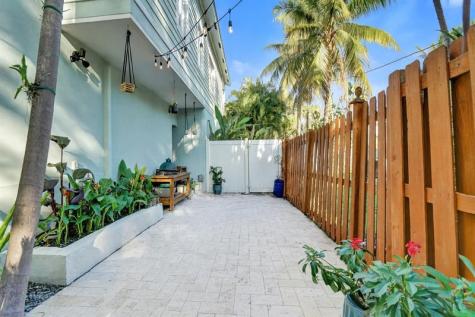 1110 NE 17th Way Fort Lauderdale FL 33304