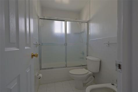 3250 W 70th Street Hialeah FL 33018