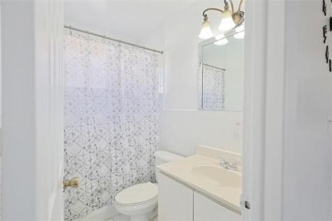 3250 W 70th Street Hialeah FL 33018
