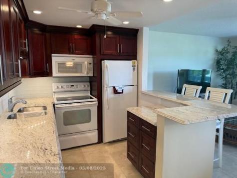 4104 Cambridge E Deerfield Beach FL 33442