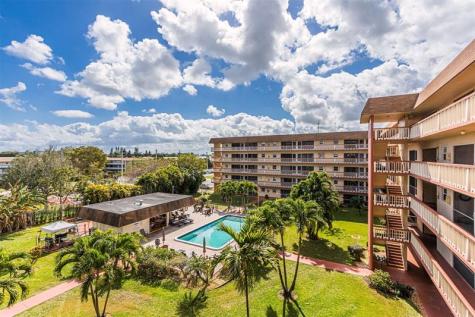 5300 Washington Street Hollywood FL 33021