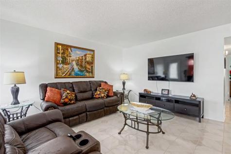 5300 Washington Street Hollywood FL 33021