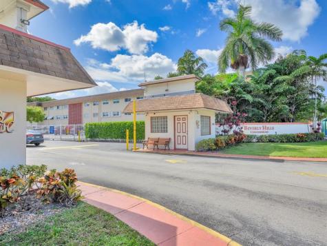 5300 Washington Street Hollywood FL 33021