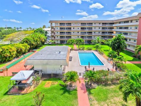 5300 Washington Street Hollywood FL 33021