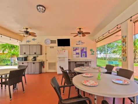 5300 Washington Street Hollywood FL 33021
