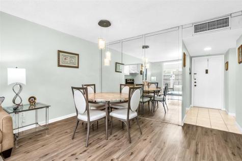 6071 NW 61 Tamarac FL 33319