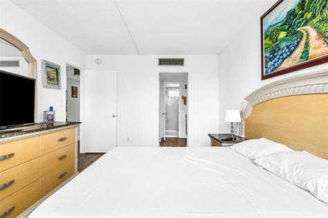 6071 NW 61 Tamarac FL 33319