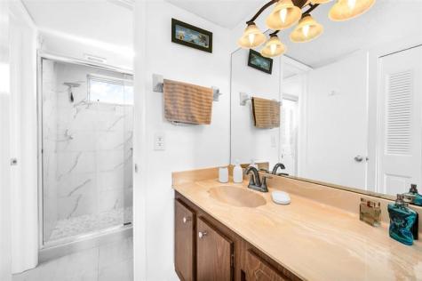6071 NW 61 Tamarac FL 33319