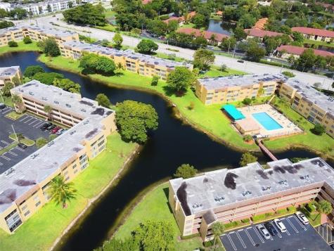 6071 NW 61 Tamarac FL 33319