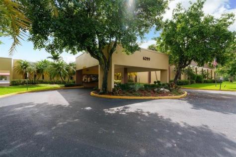 6071 NW 61 Tamarac FL 33319