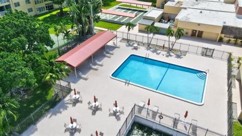 6071 NW 61 Tamarac FL 33319