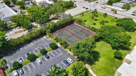 6071 NW 61 Tamarac FL 33319