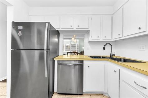 6071 NW 61 Tamarac FL 33319