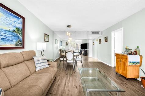 6071 NW 61 Tamarac FL 33319