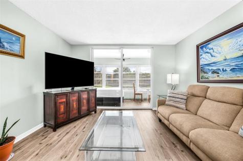 6071 NW 61 Tamarac FL 33319