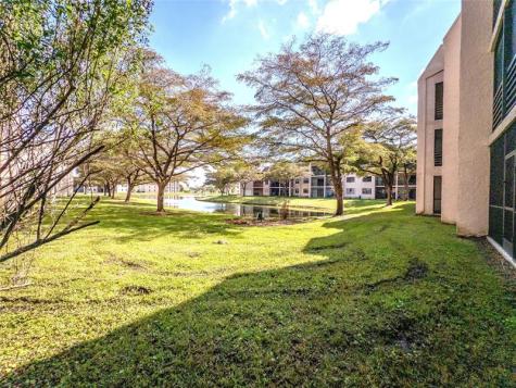 10332 Sunrise Lakes Boulevard Sunrise FL 33322