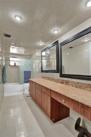 9235 Lagoon Place Davie FL 33324