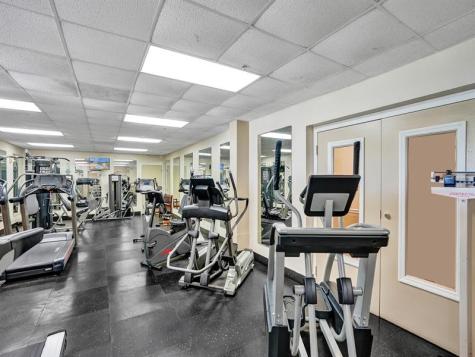 9235 Lagoon Place Davie FL 33324