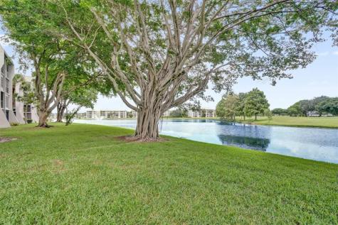 9235 Lagoon Place Davie FL 33324