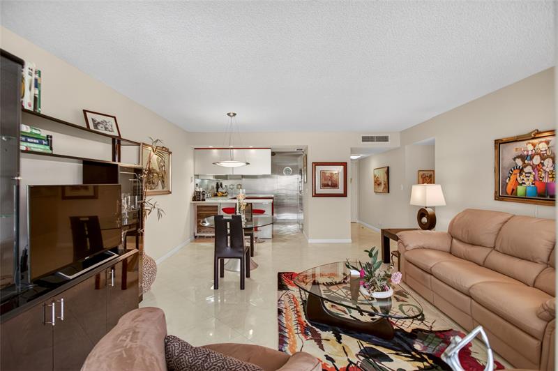 9001 Jacaranda Lane Plantation FL 33324