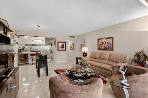 9001 Jacaranda Lane Plantation FL 33324
