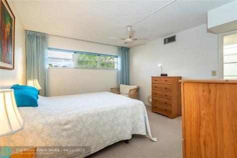 9611 N Hollybrook Lake Drive Pembroke Pines FL 33025